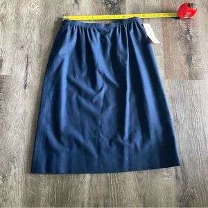 NEW Vintage Pendleton Dark Blue Pencil Skirt, Women’s Size 16 
100% Virgin Wool